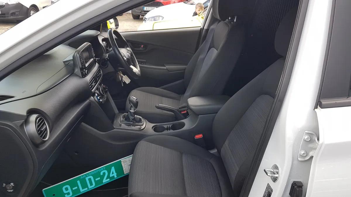 Hyundai KONA 2019 AS NEW VAT INVOICE - Image 4