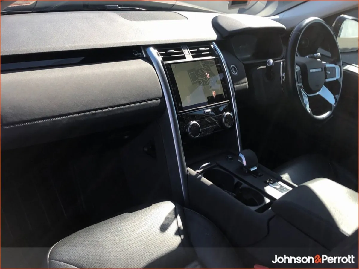 Land Rover Discovery Discovery My21 3.0 SD6 SE Co - Image 4