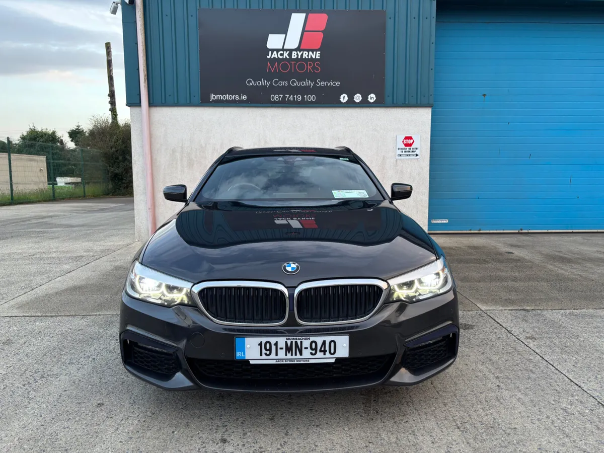 BMW M-SPORT 520D TOURING X-DRIVE - Image 2