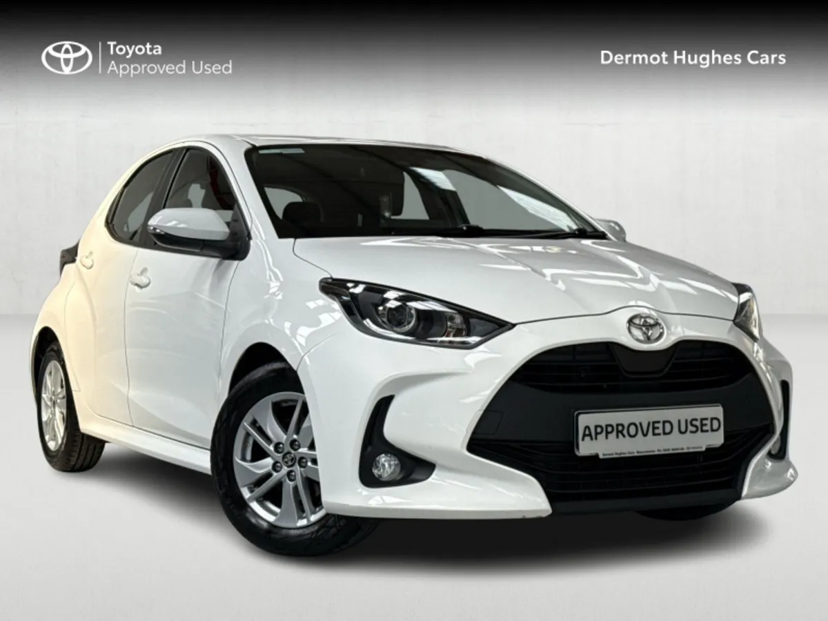 Toyota Yaris 1.0 LUNA 4DR - Image 1