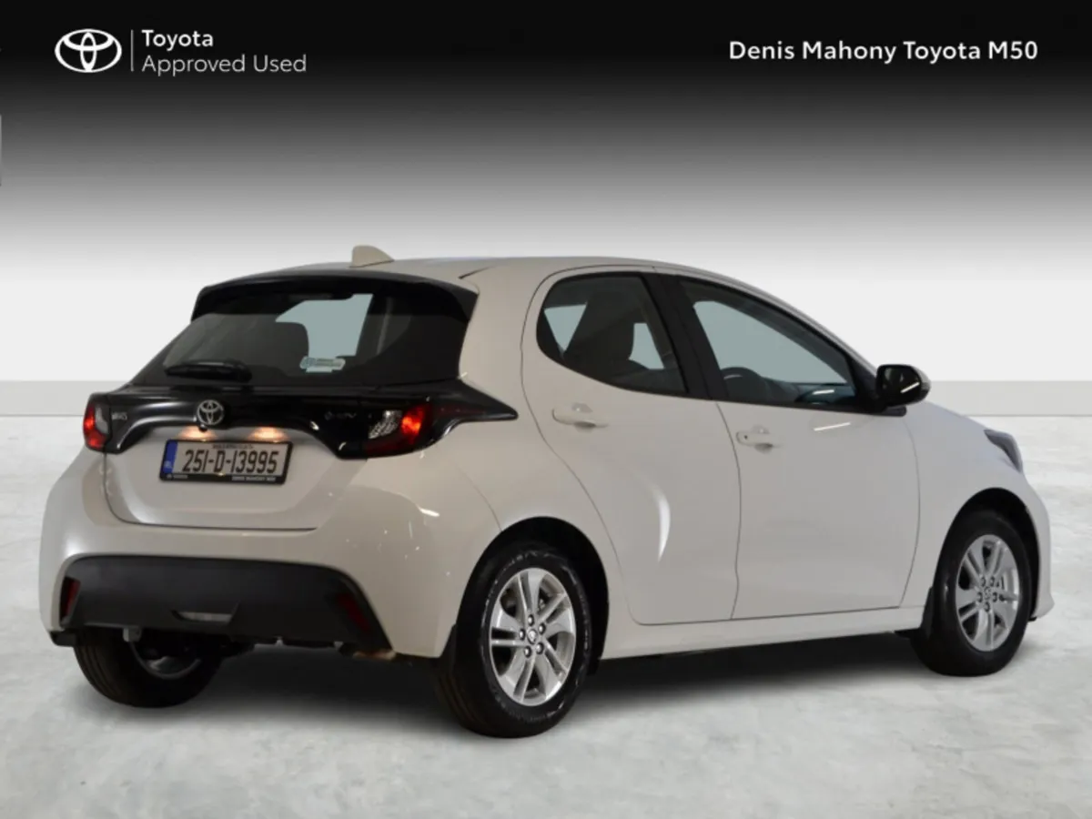 Toyota Yaris 1.5 - Image 2