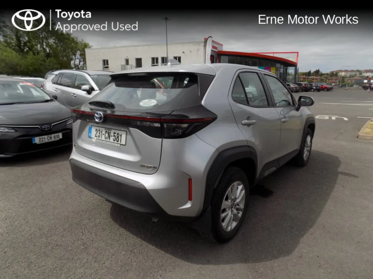 Toyota Yaris Cross YARIS Cross 1.5 HYBRID LUNA - Image 2