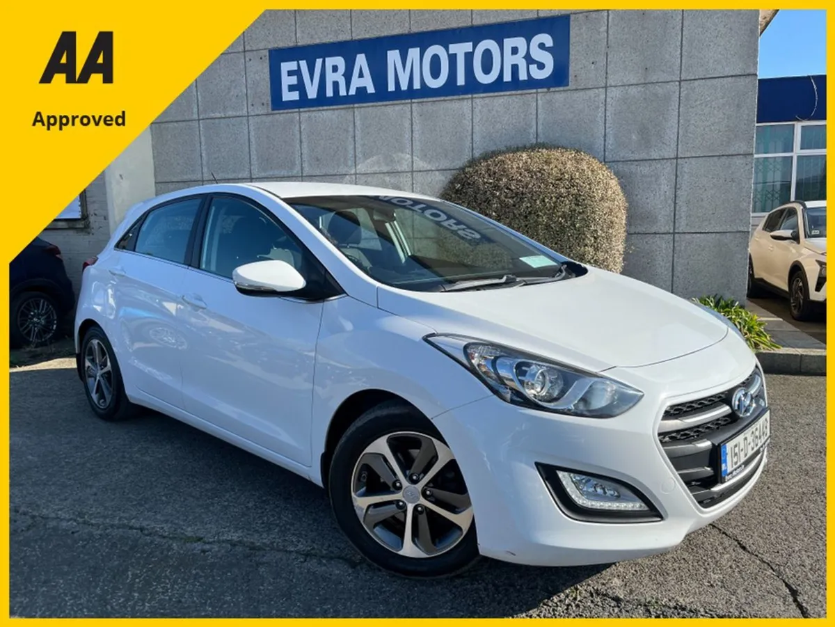 Hyundai i30 Deluxe 1.6 Diesel //low Miles// - Image 1