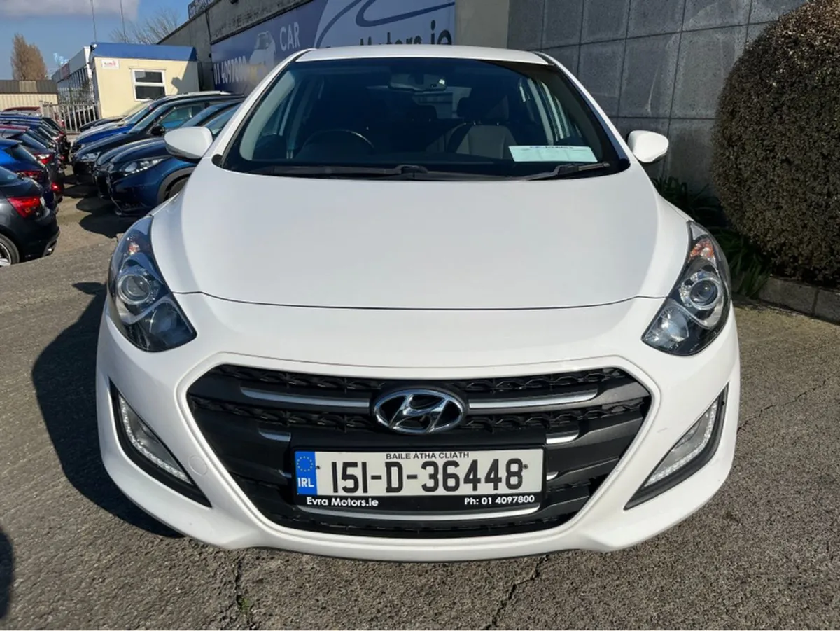 Hyundai i30 Deluxe 1.6 Diesel //low Miles// - Image 2