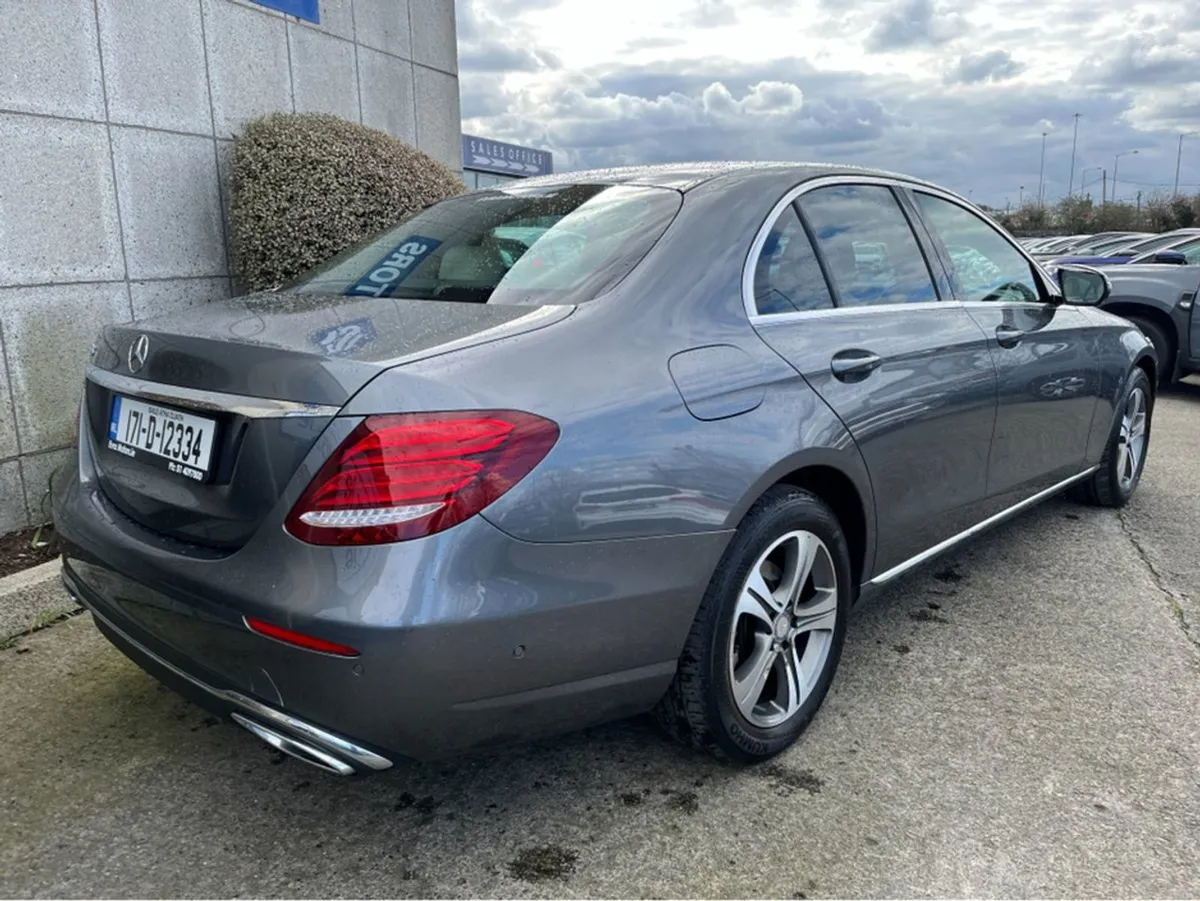 Mercedes-Benz E-Class E200d Avantgarde 2.0 Diesel - Image 4