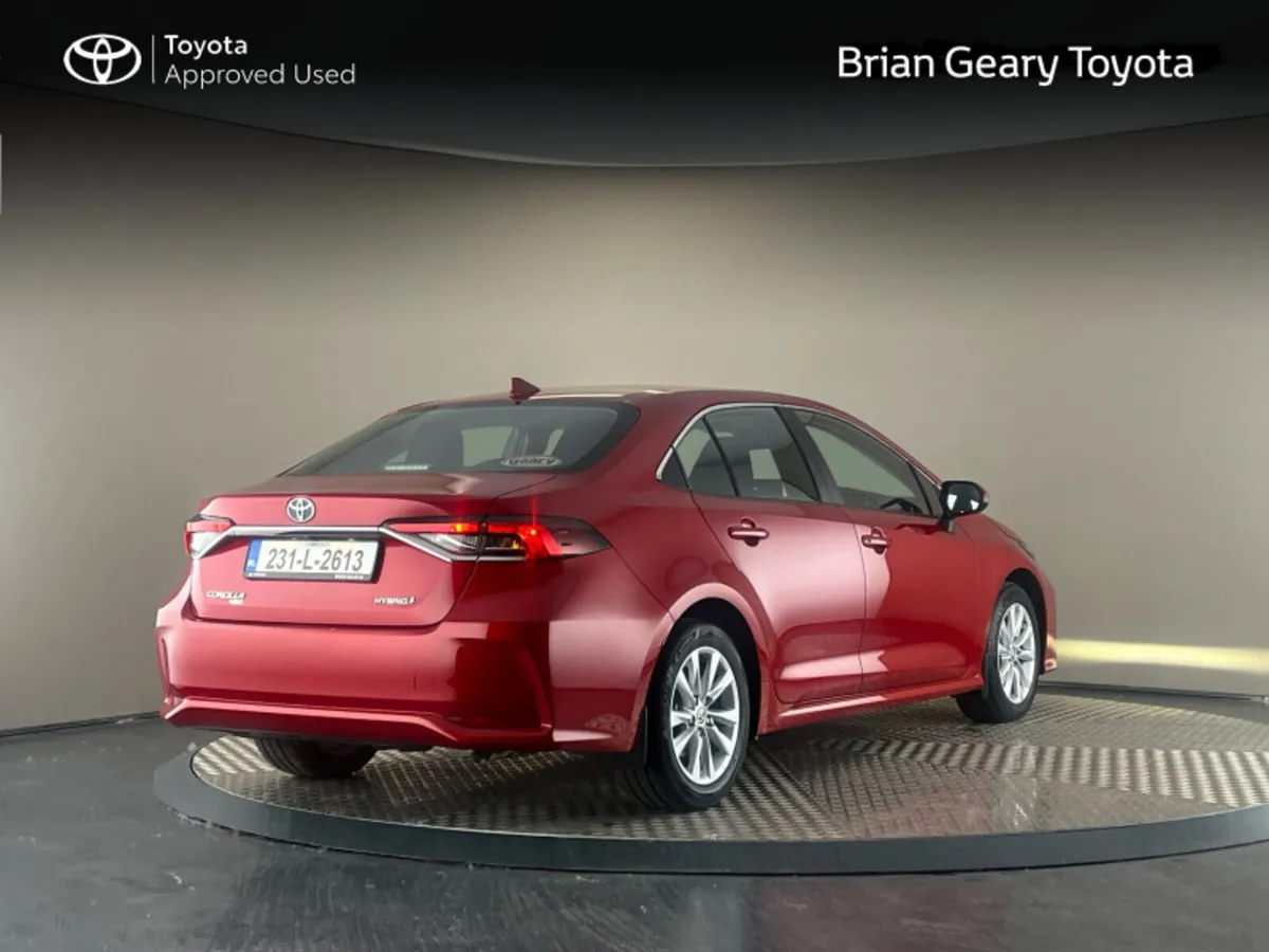Toyota Corolla HYBRID LUNA SALOON - Image 2