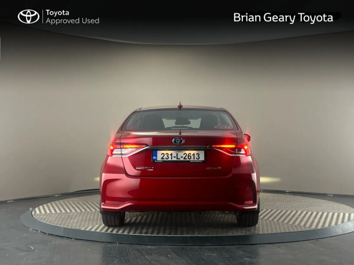 Toyota Corolla HYBRID LUNA SALOON - Image 4