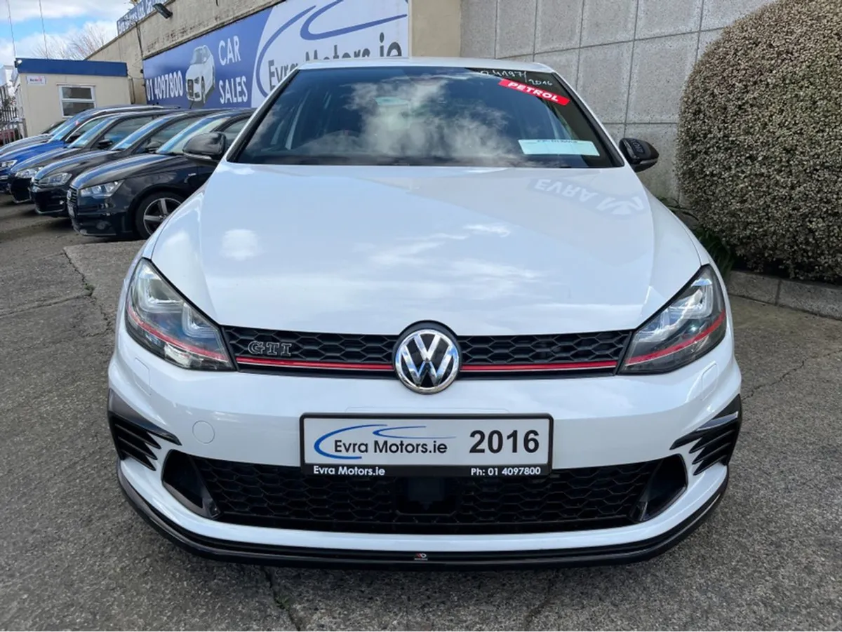 Volkswagen Golf GTI Clubsport Automatic 2.0 Petro - Image 2