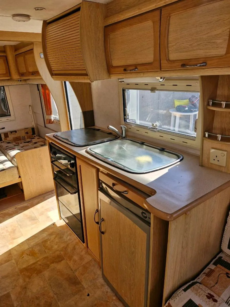 Elddis odyssey 5 berth caravan - Image 3