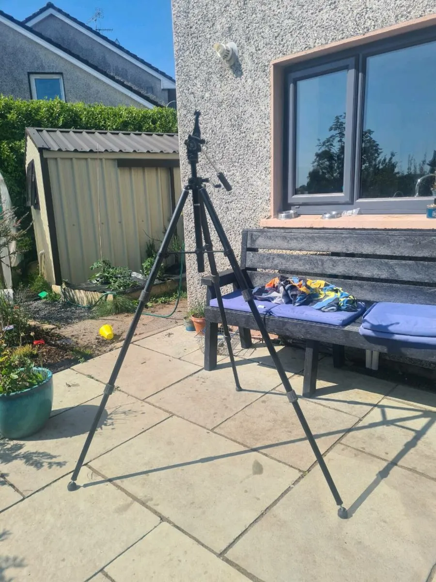 First Horizon 8115 tripod - Image 1