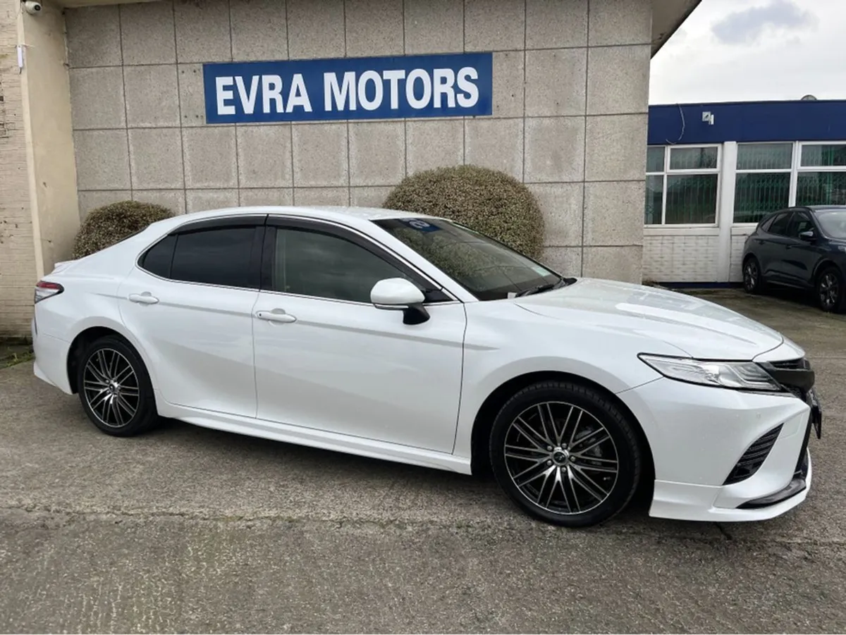 Toyota Camry Automatic Hybrid 2.5 Petrol //high S - Image 3