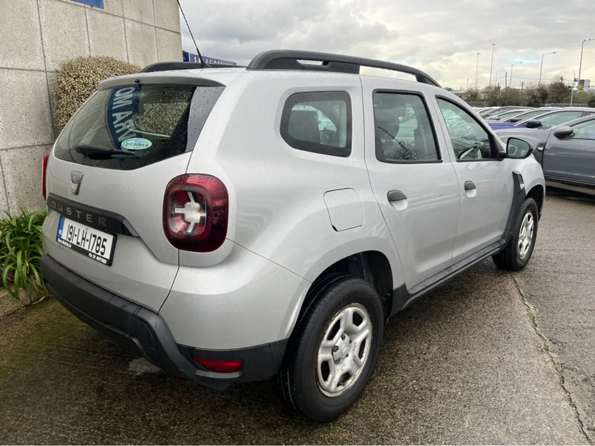 Dacia Duster Essential Blue DCI 1.5 Diesel - Image 4