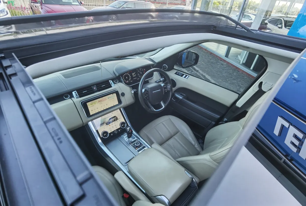 LAND ROVER RANGE ROVER SPORT 2.0 HSE **SUNROOF** - Image 2