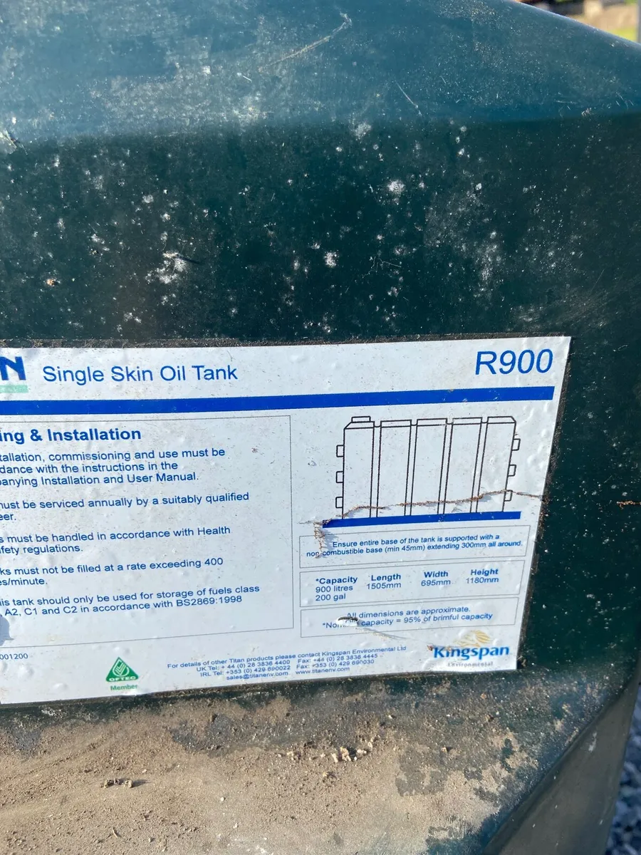 Oil tank - Image 1