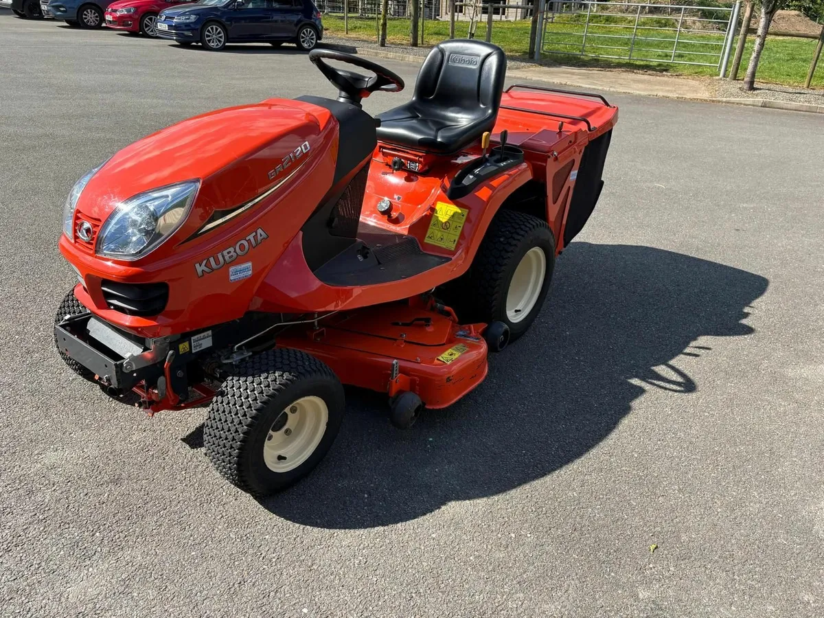 Kubota Ride on Lawnmower - Image 2