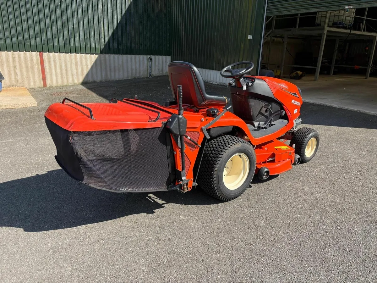 Kubota Ride on Lawnmower - Image 3