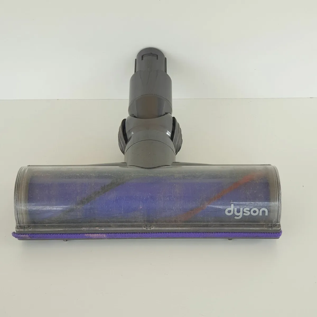 Dyson V6 absolute brush head working - Image 1