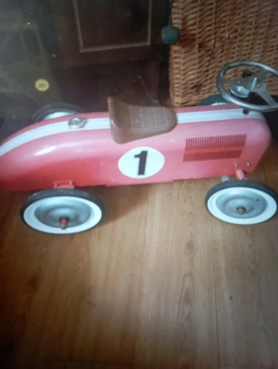 RED RIDE ON CHILD RACING CAR. - Image 2