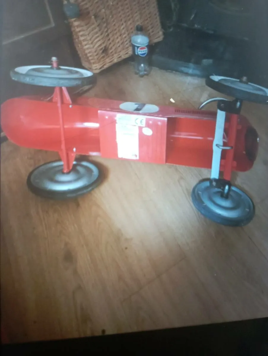 RED RIDE ON CHILD RACING CAR. - Image 4