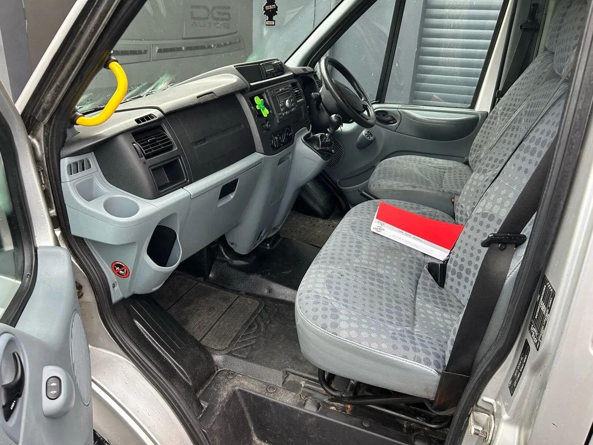 Ford transit minibus 17 seater x 2 - Image 4