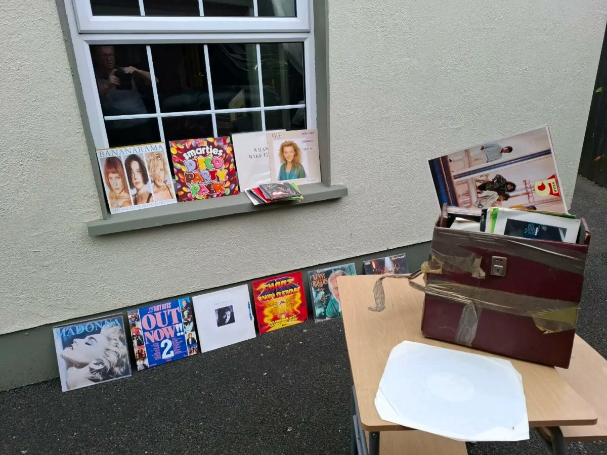 Free.  Computer table - Image 2