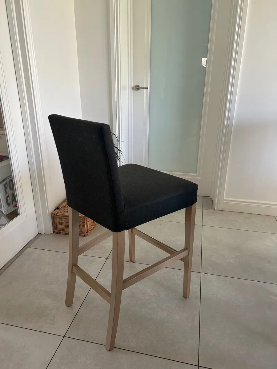 Calgaris Kitchen Island stools x3 - Image 4