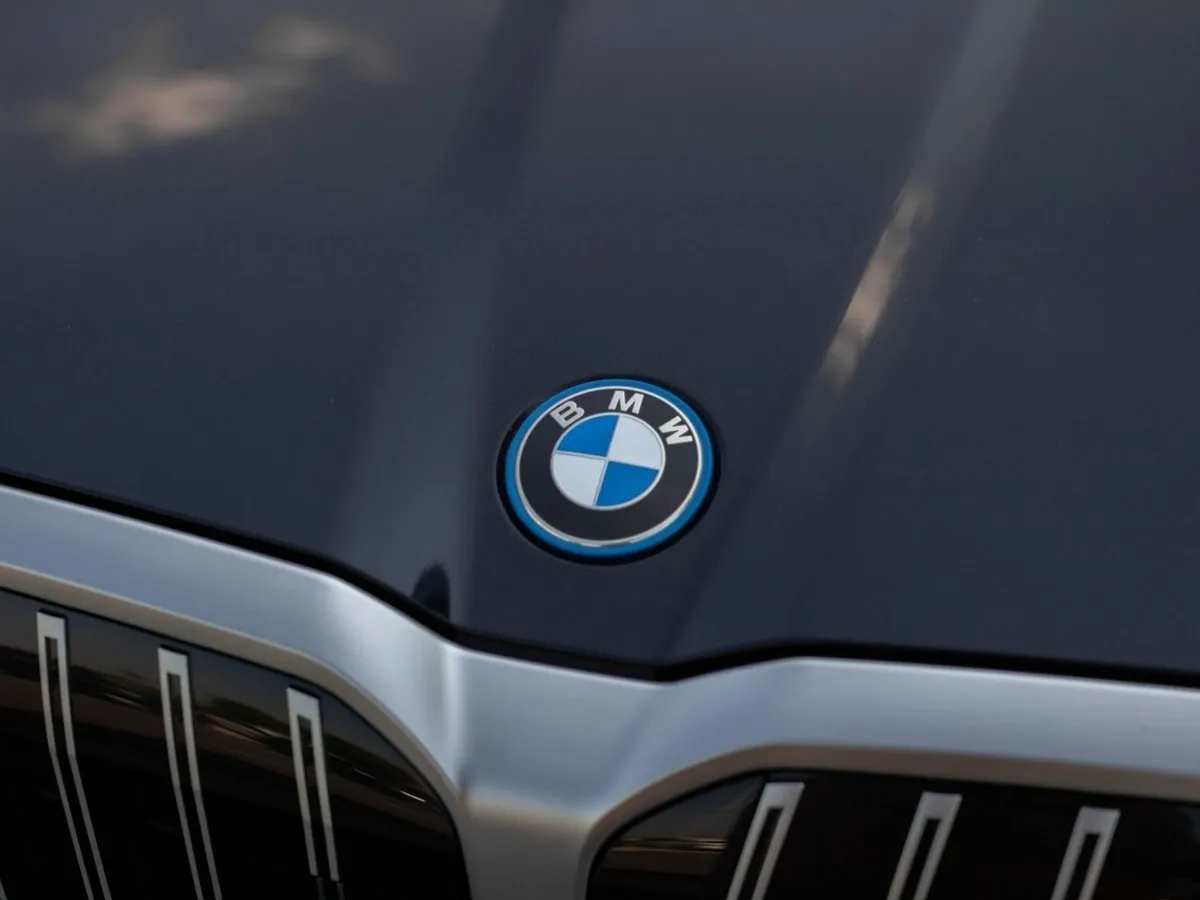 BMW 5 Series 530e M Sport Saloon - Image 4