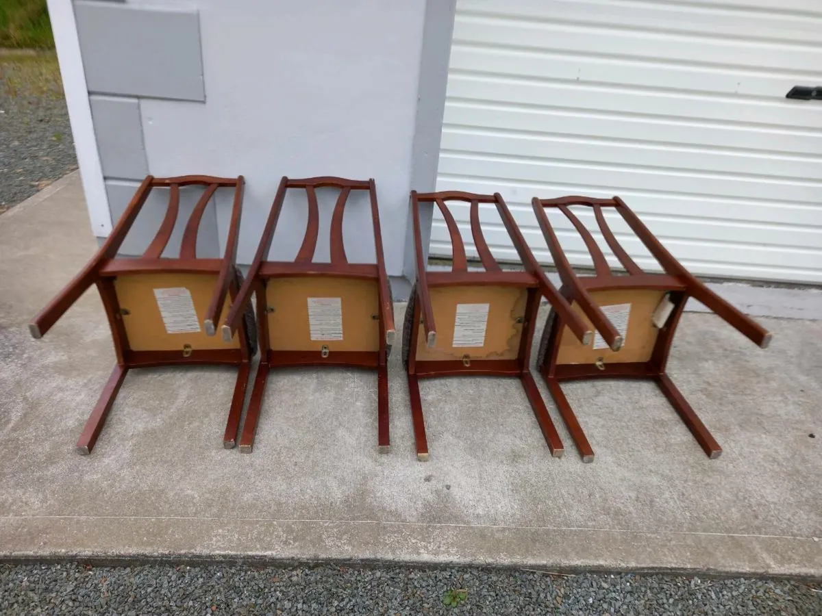 4 Dining Room Chairs - Image 3