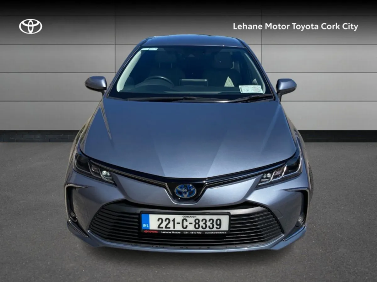 Toyota Corolla Hybrid Luna Sport Saloon - Image 3