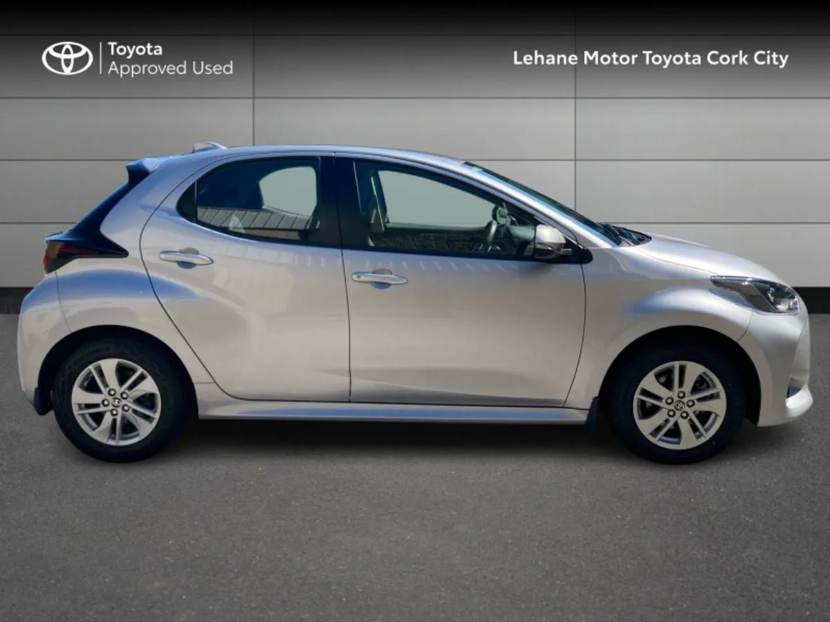Toyota Yaris Hybrid Luna 4DR Auto - Image 3