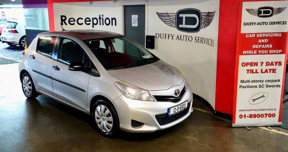Toyota Yaris 2012. Sunroof. Great starter car - Image 1