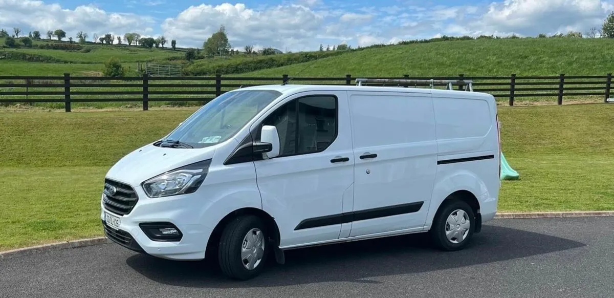 Ford Transit Custom 2022 - Image 2