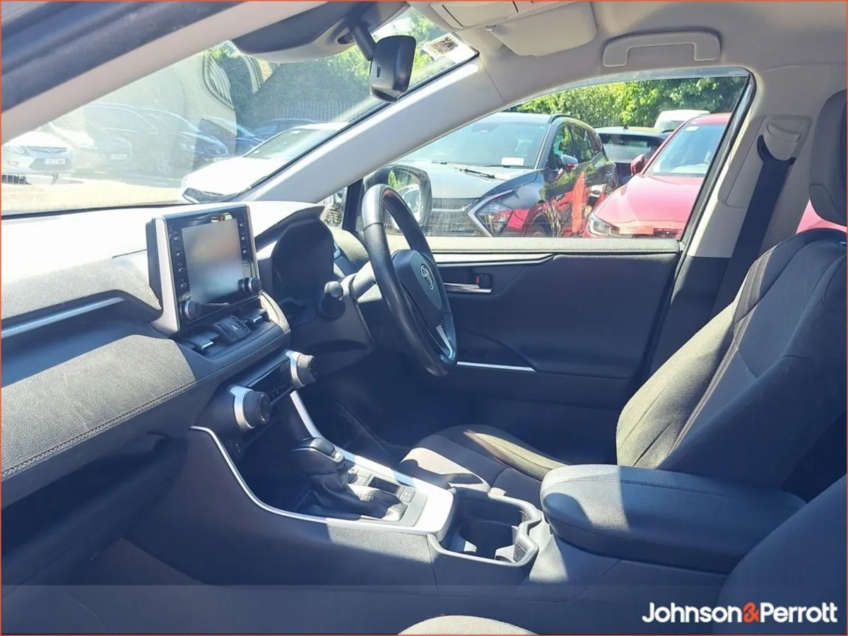 Toyota Rav4 2.5 Hybrid Luna 2WD - Image 3
