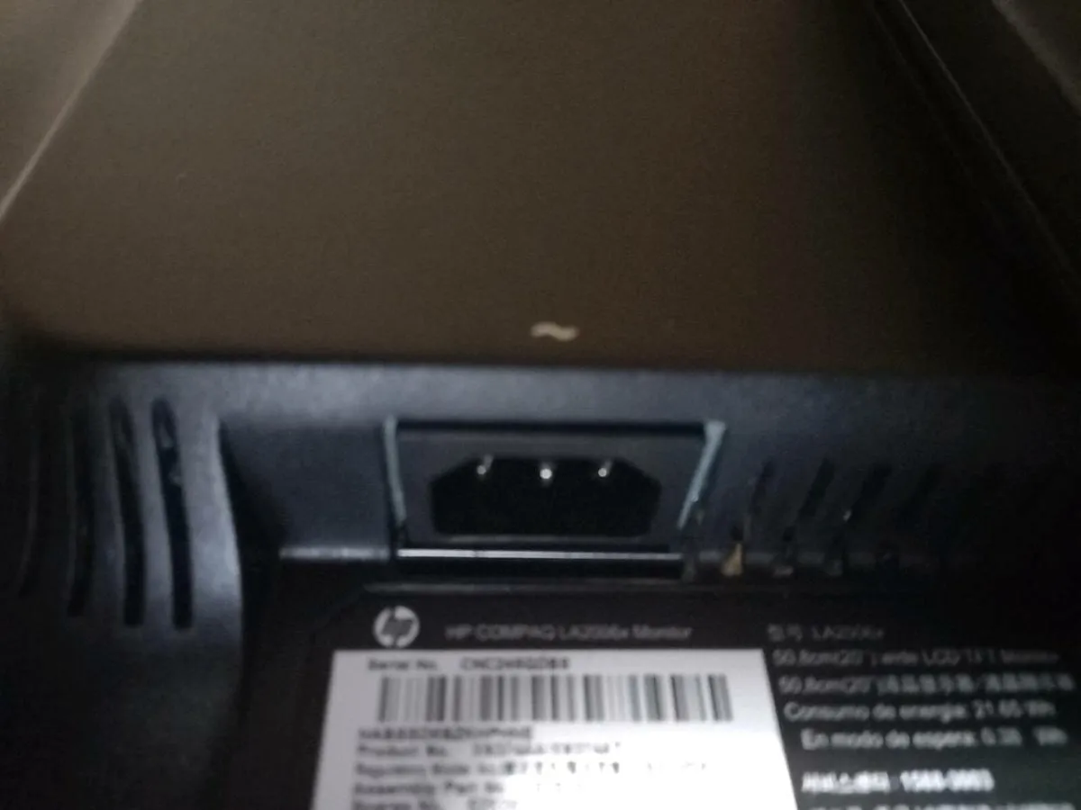 Hp Computer Screen & Accessories - Image 3
