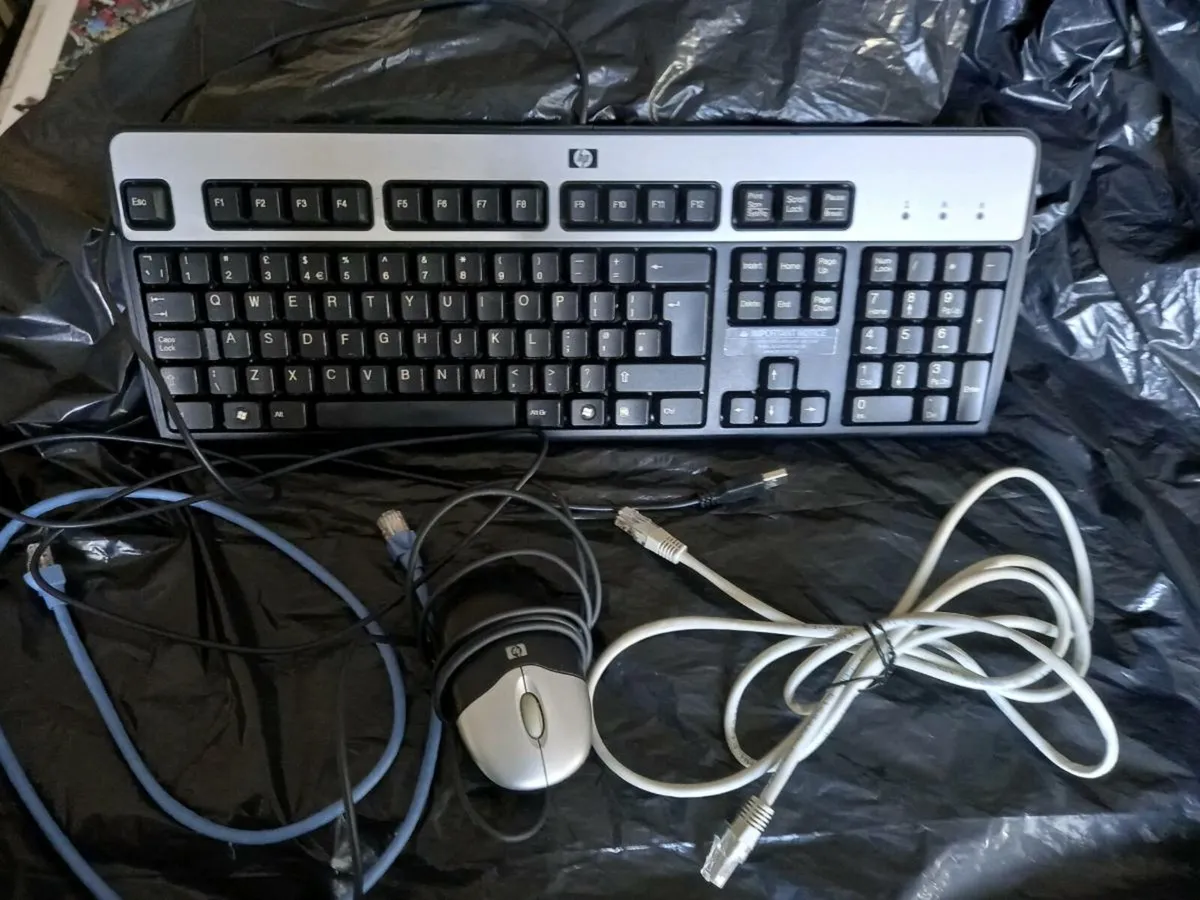 Hp Computer Screen & Accessories - Image 4