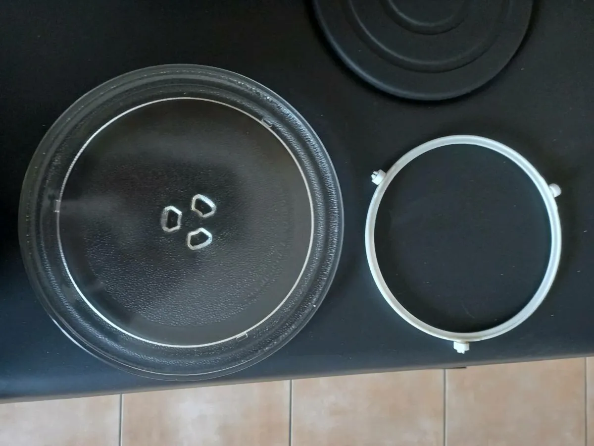 3 Microwave Plates - Image 1