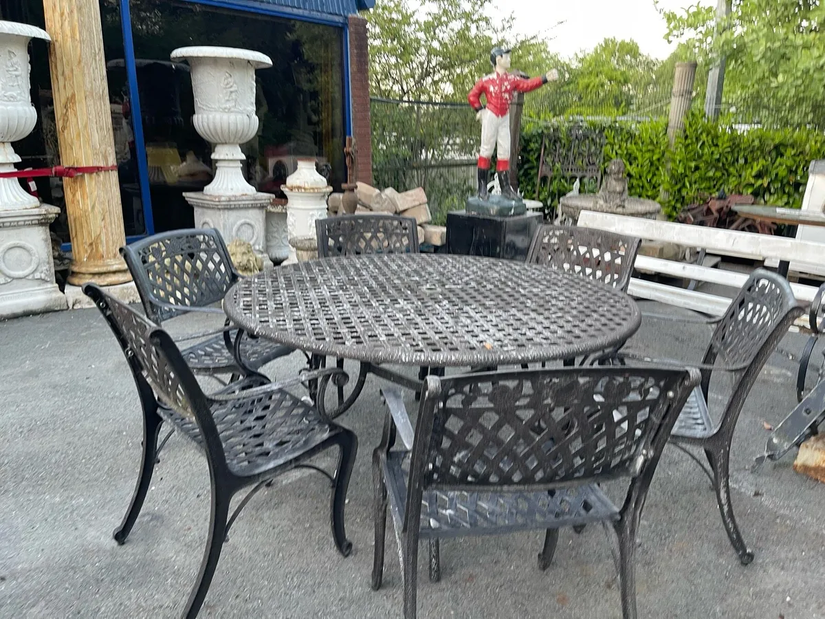 Garden Table 6 chairs - Image 1