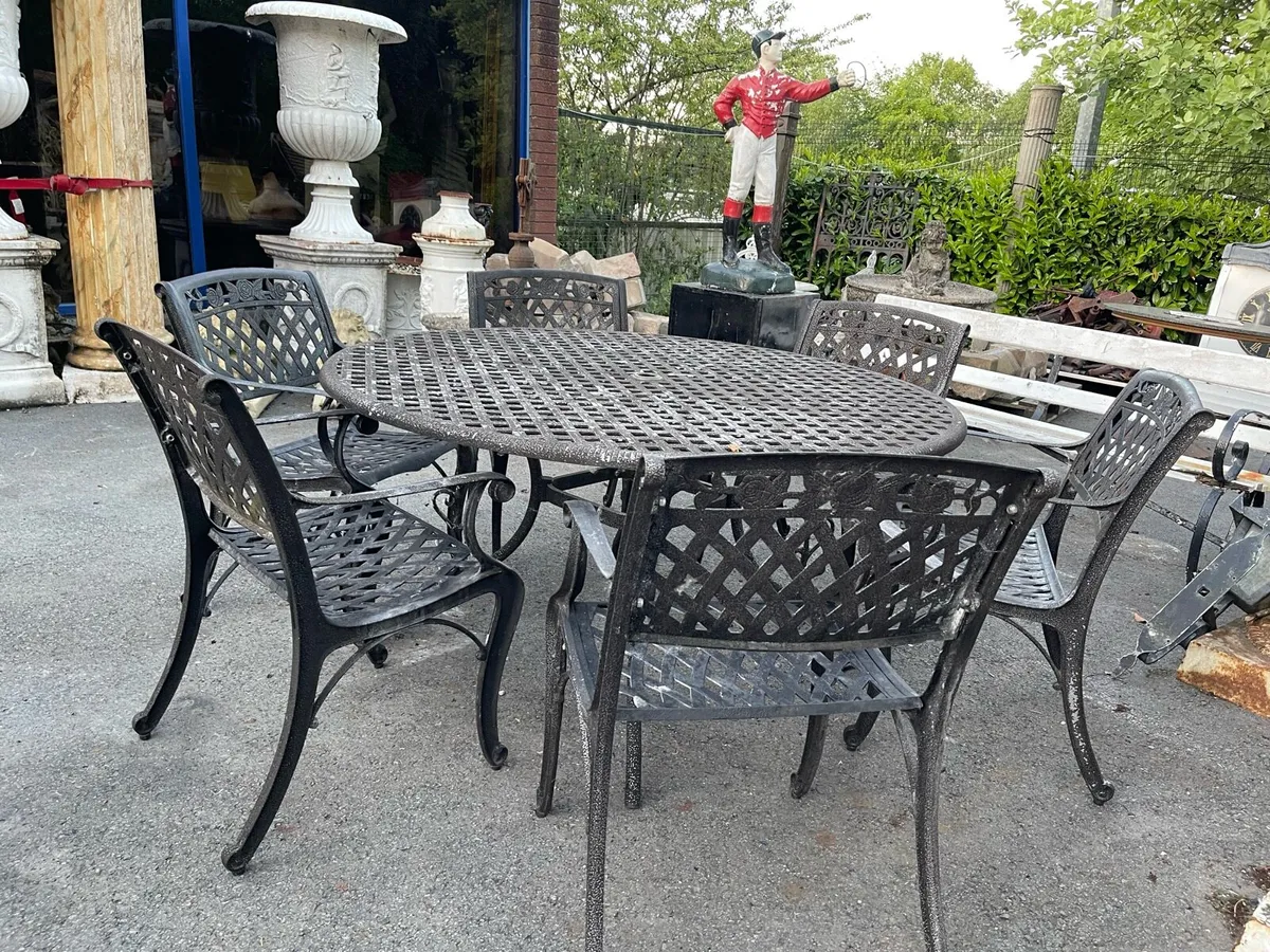 Garden Table 6 chairs - Image 3