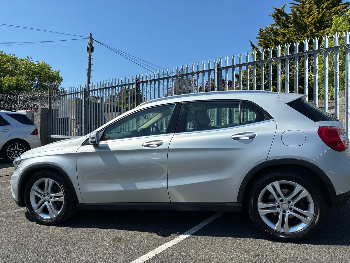 2014 MERCEDES GLA URBAN AUTO LOW KMS - Image 3