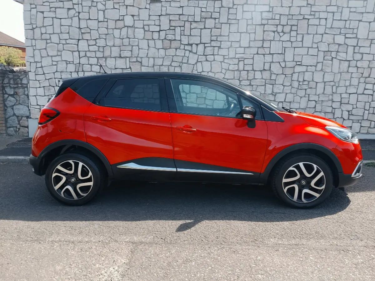Renault Captur Signature 4x4 - Image 2