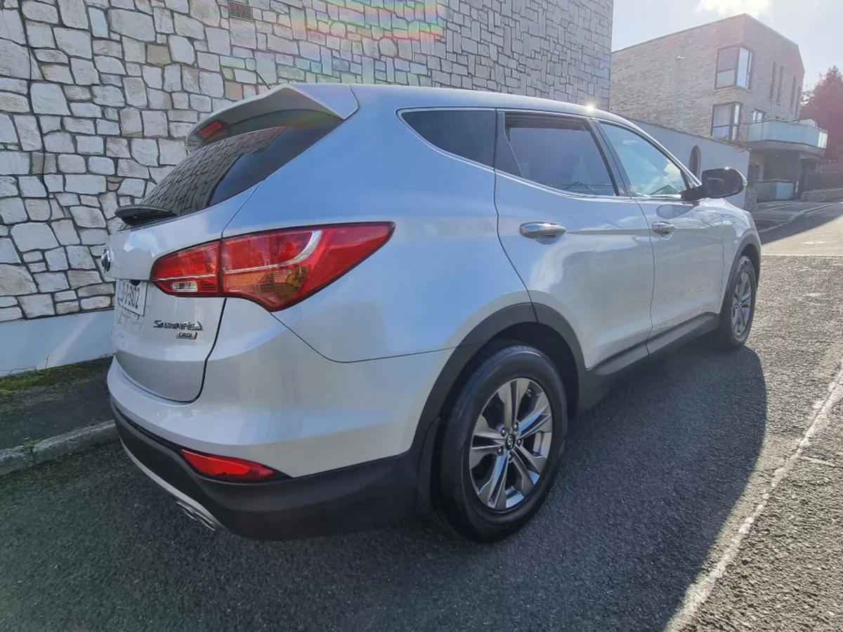 Hyundai Santa Fe 7 SEATER! 2WD Comfort 4DR - Image 3