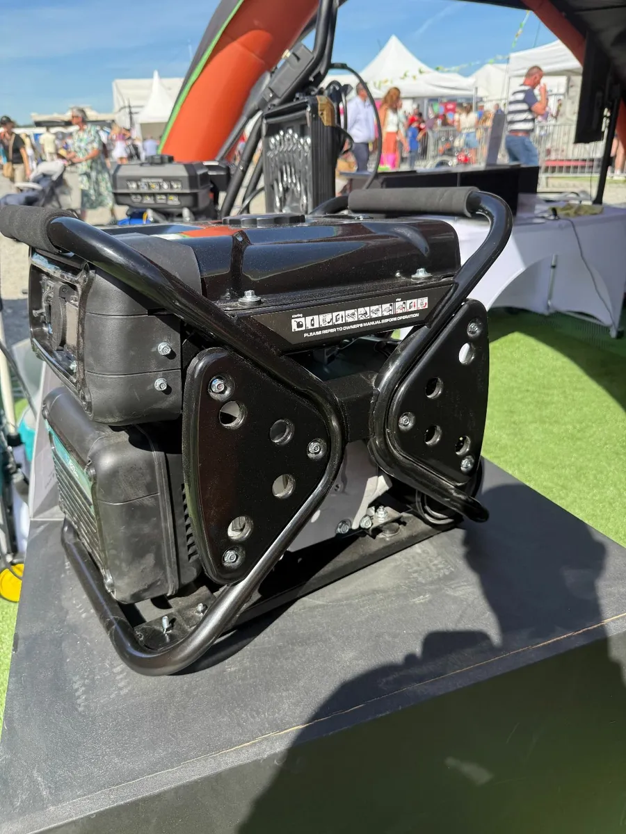 3300W Petrol Inverter Generator 11L Fuel Tank - Image 3