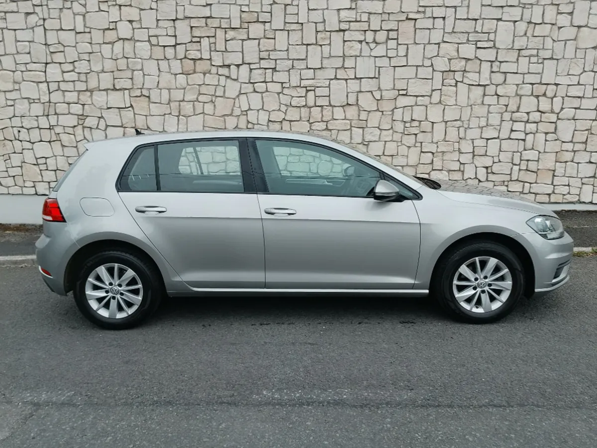 Volkswagen Golf Trendline 1.0tsi M6F 110HP 5DR - Image 2