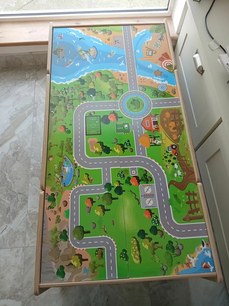 Toy table