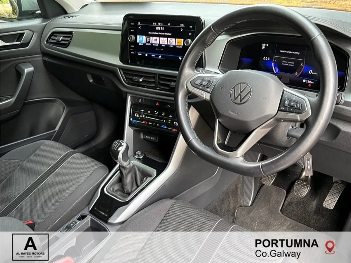 Volkswagen T-Roc Life 2.0 TDI 6speed 116BHP - Image 2