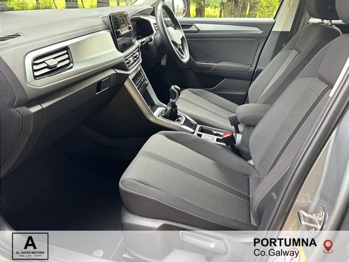 Volkswagen T-Roc Life 2.0 TDI 6speed 116BHP - Image 4