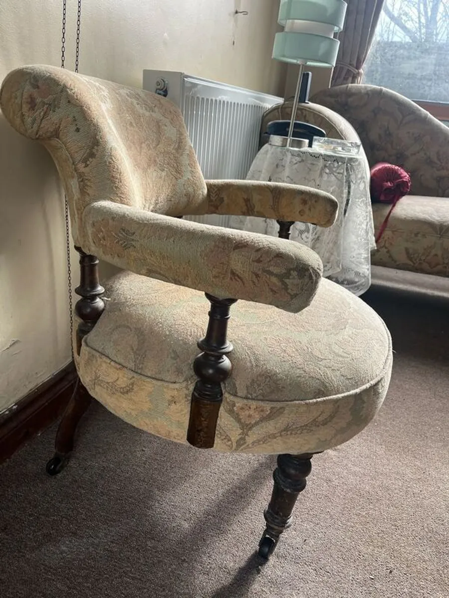 Victorian Chez lounge and arm chair set - Image 2