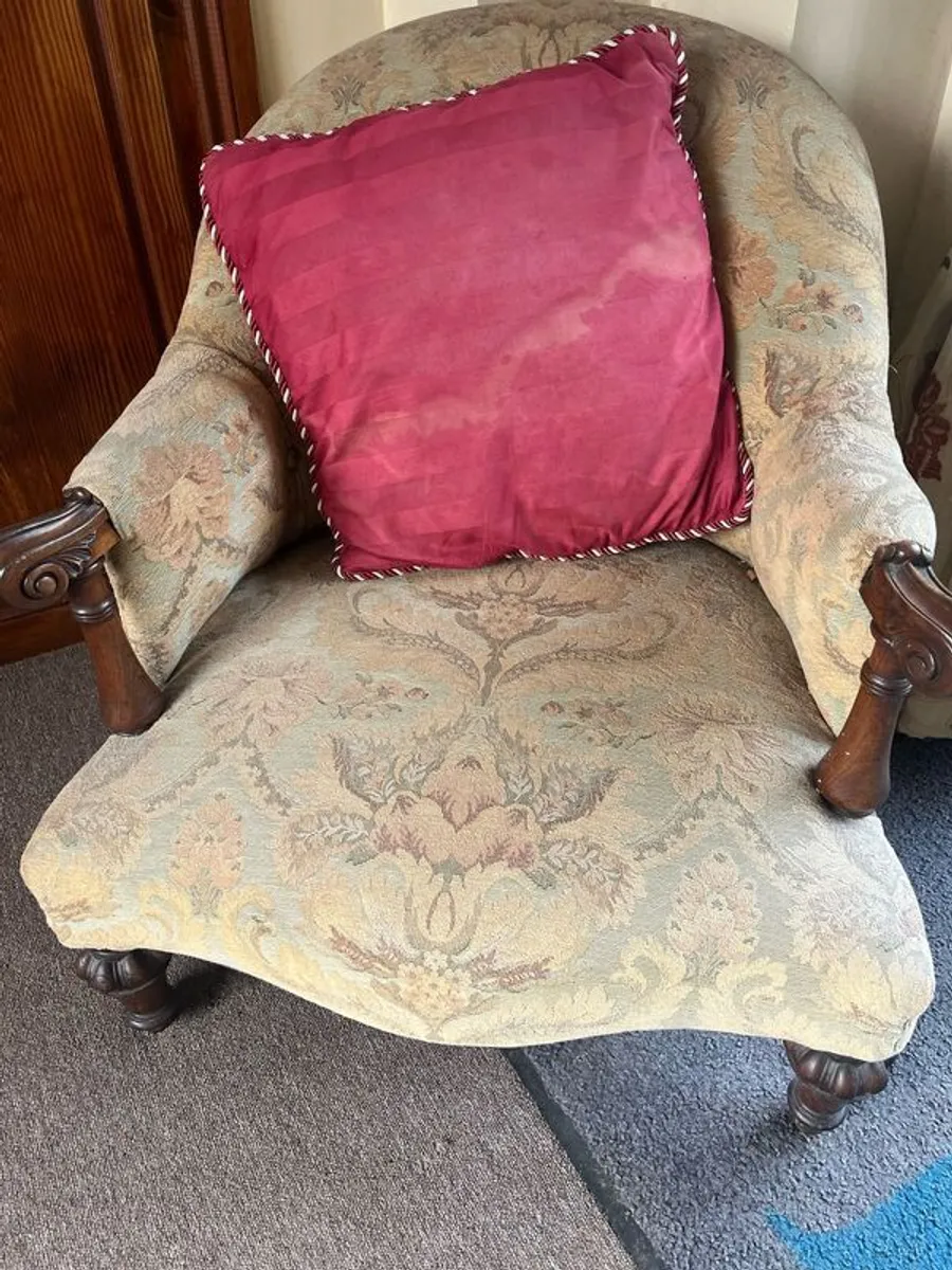 Victorian Chez lounge and arm chair set - Image 3