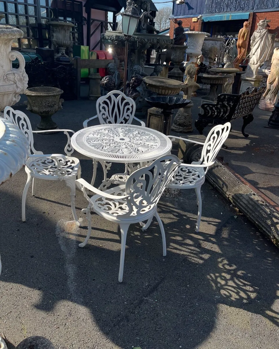 Garden table 4 chairs