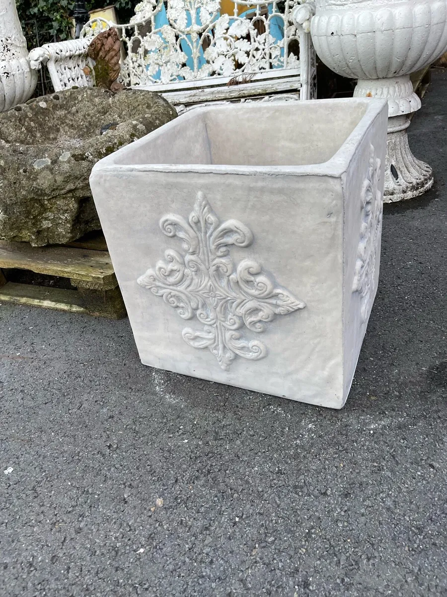 Large pair of planters - Image 2